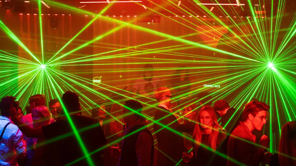 25/9 BRAT RAVE | DEBASER KLUBBEN